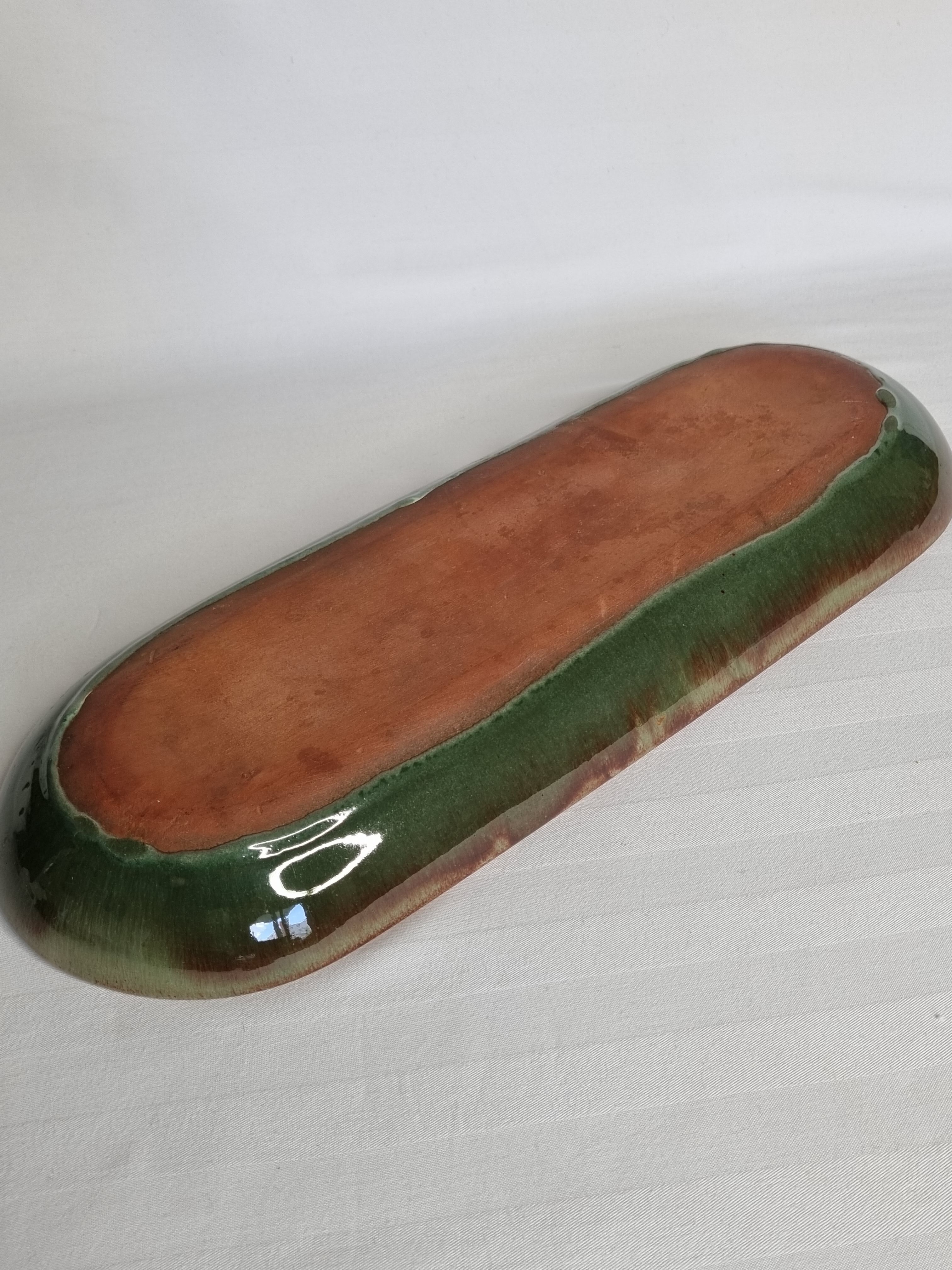 Enamelled terracotta dish decorated with vintage flowers, 40 cm
