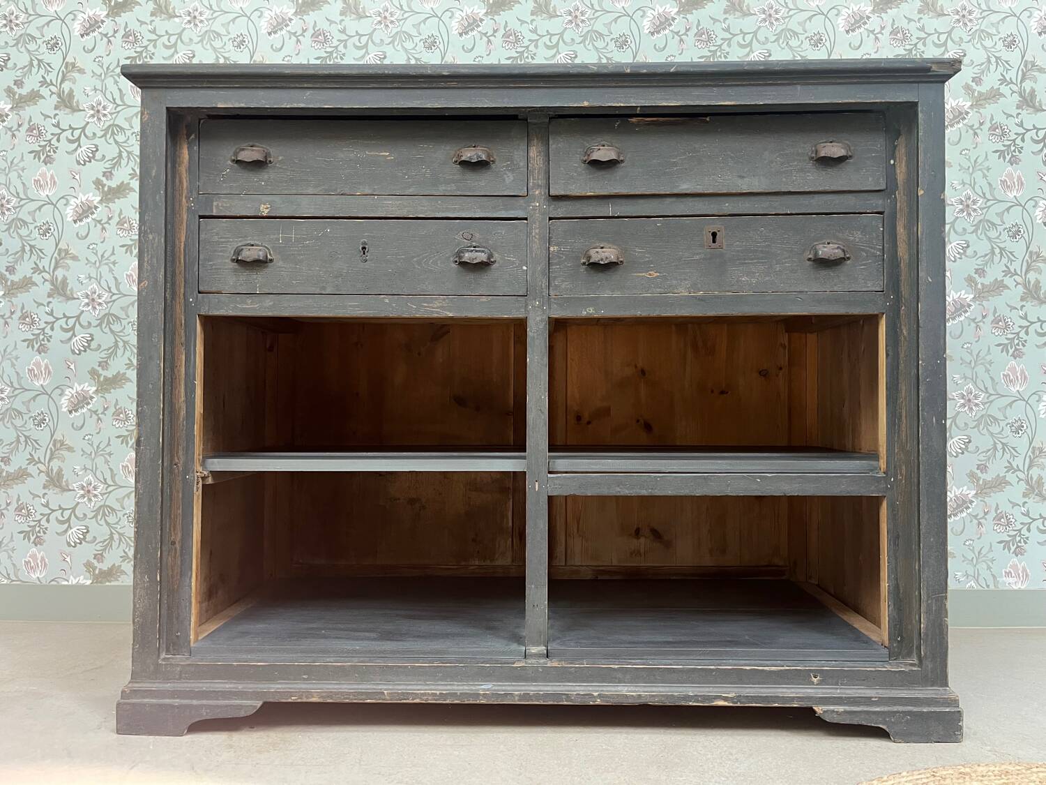 Large patinated trade furniture (renovated)