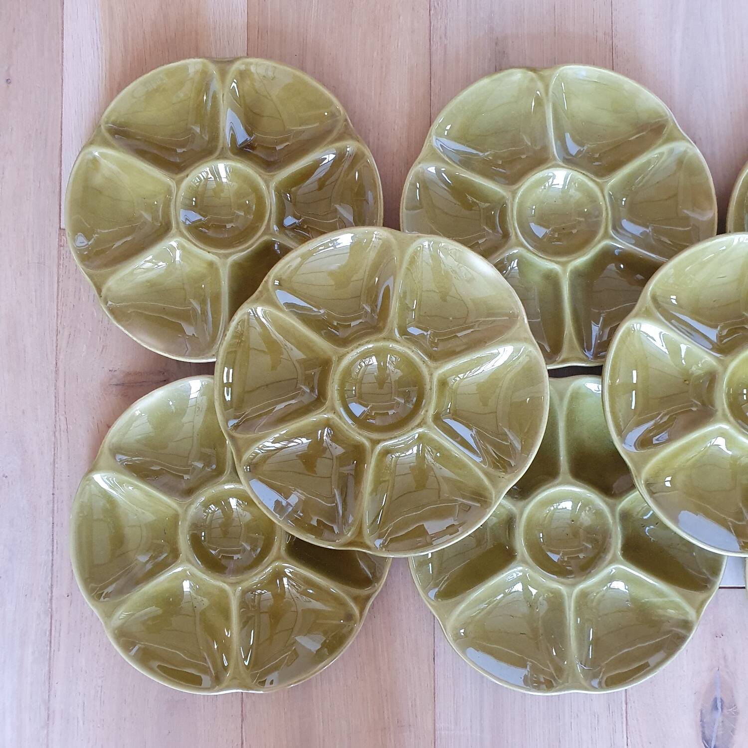 8 Gien oyster plates