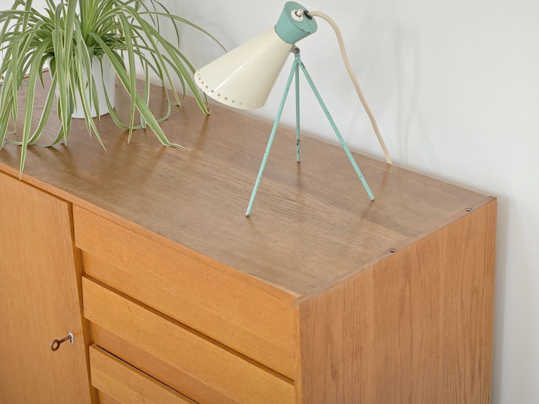 Buffet U 458 chêne clair Jiri Jiroutek pour Interier Praha 1960