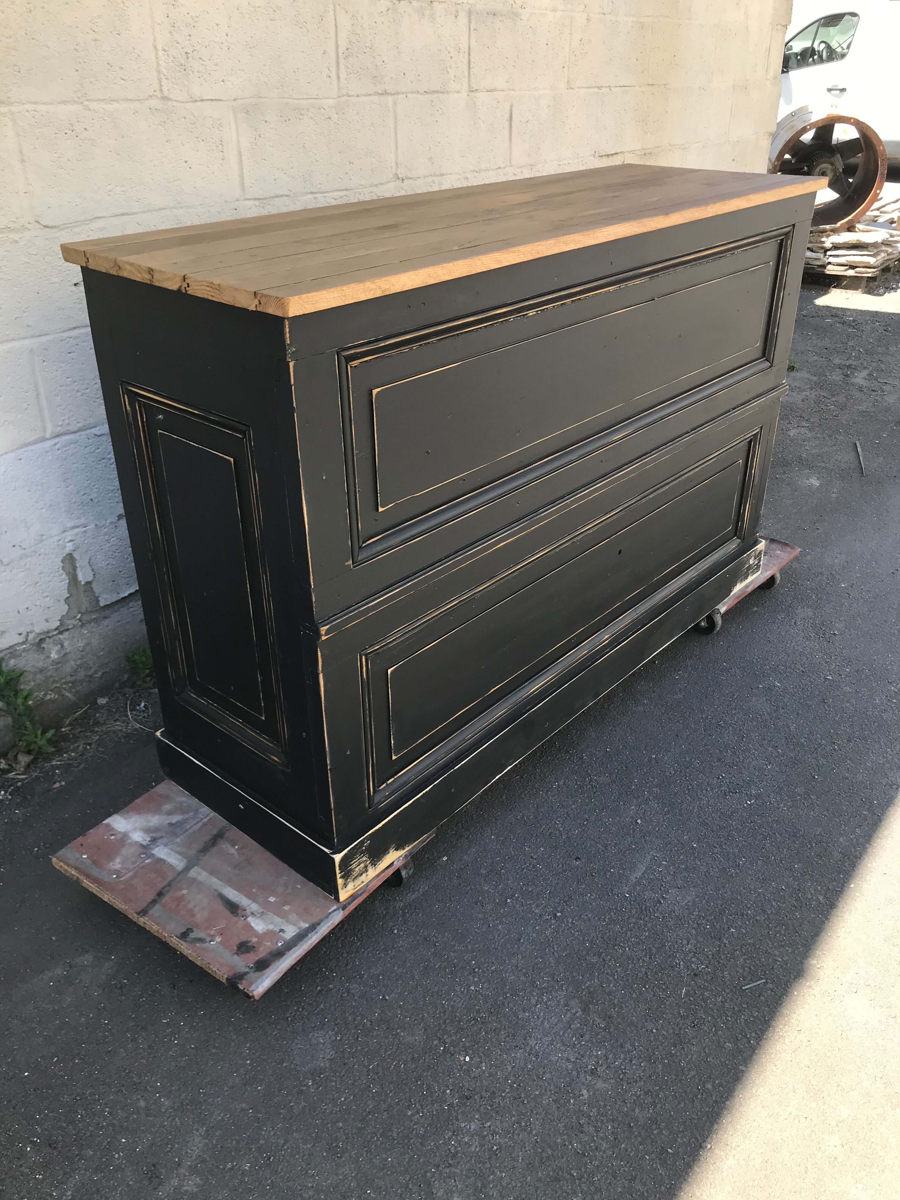Old drawer cabinet