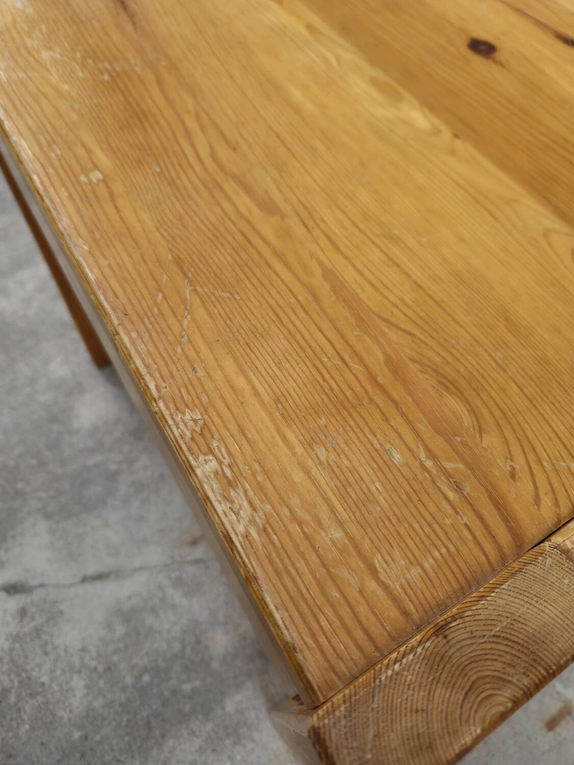 Regain bedside table in vintage pine