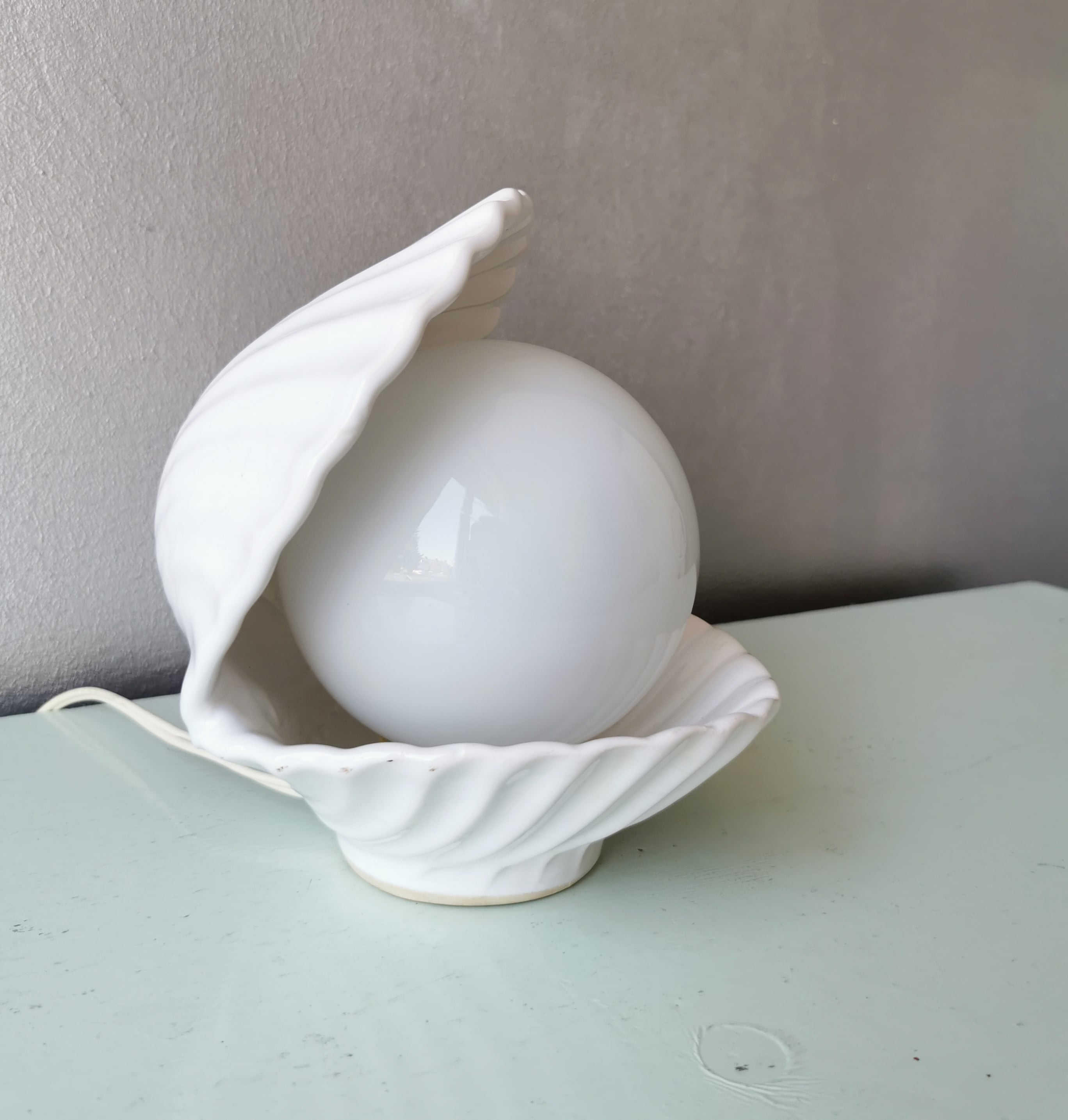 Vintage ceramic table lamp oyster with pearl, from the '80s