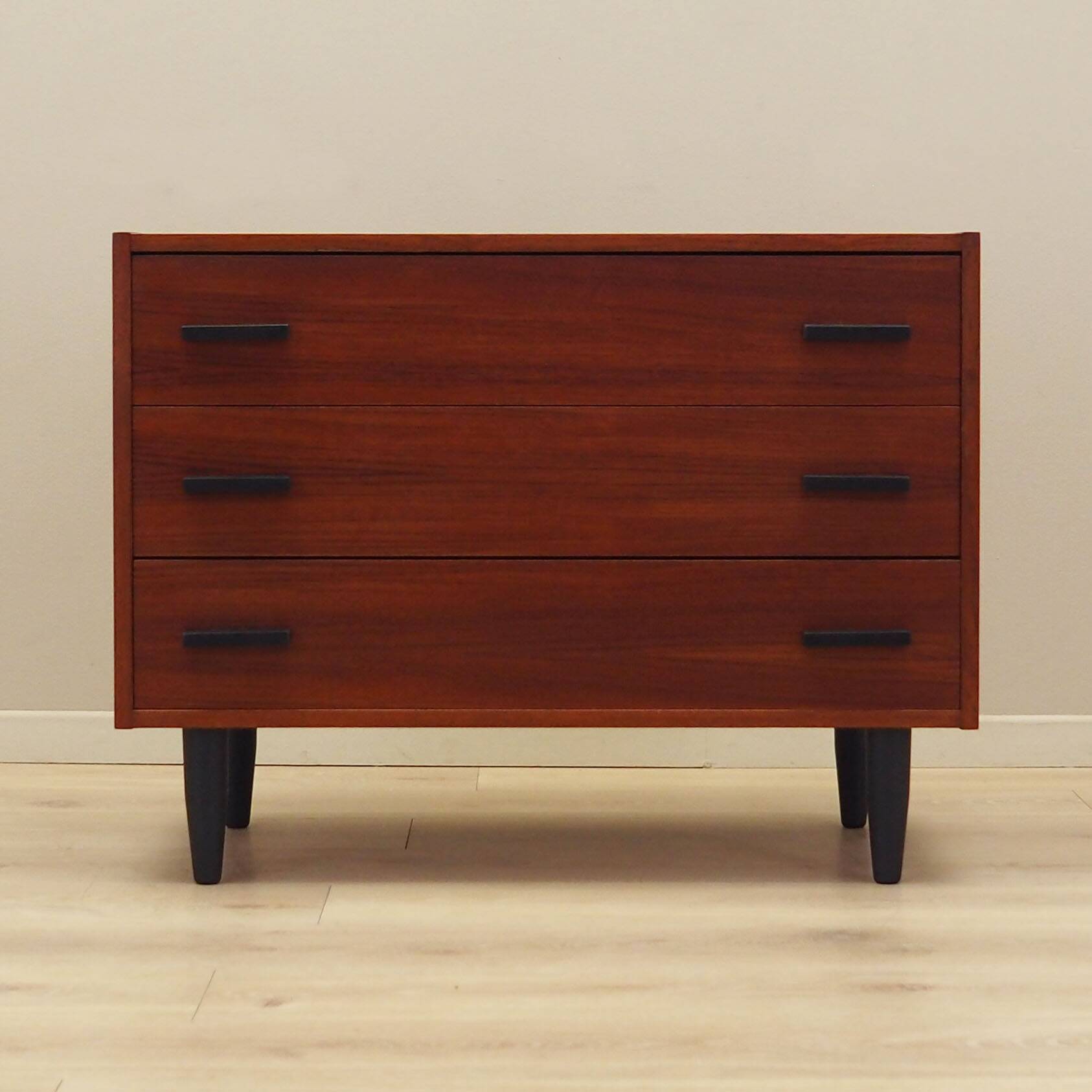 Commode en teck, design danois, années 1980, production : Danemark