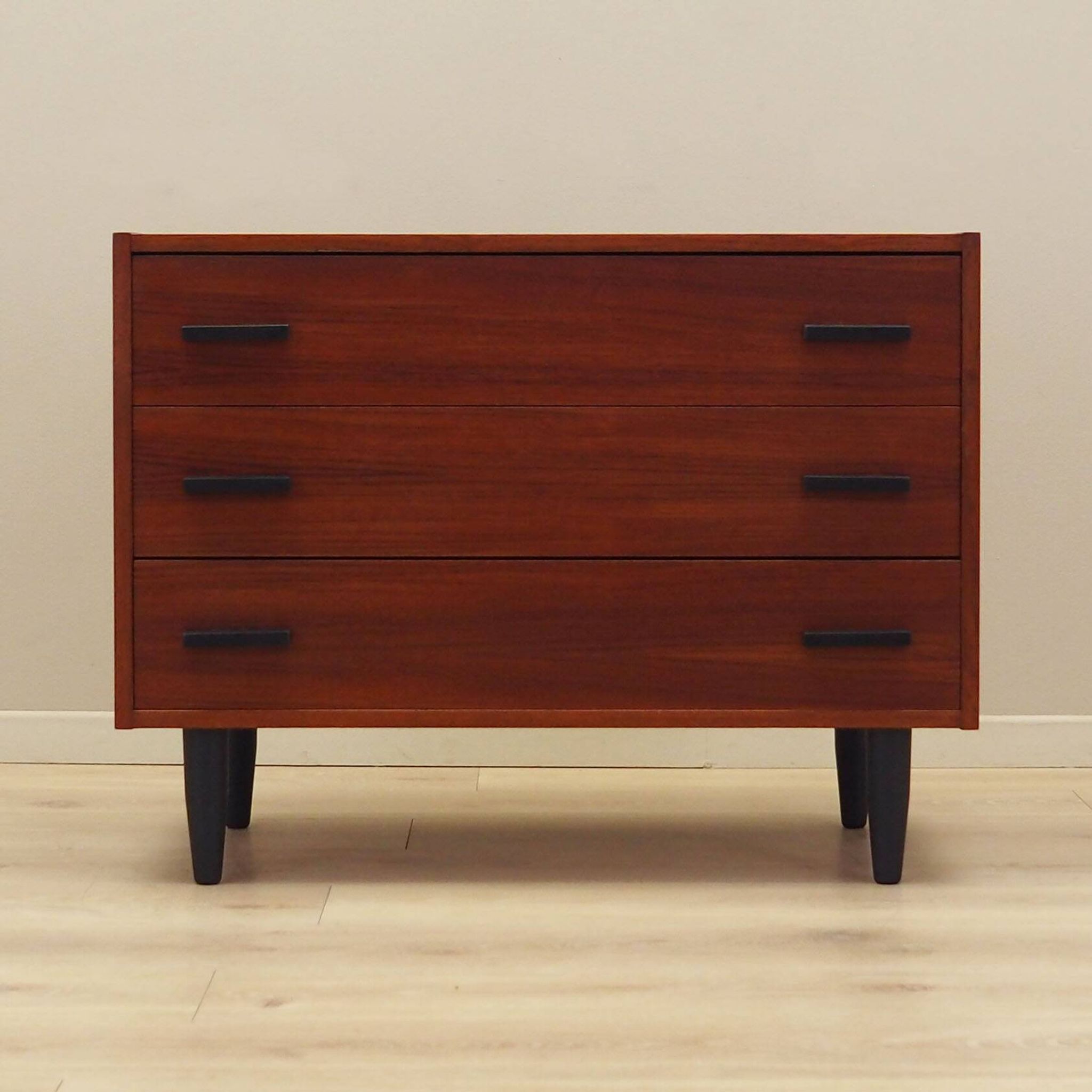 Commode en teck, design danois, années 1980, production : Danemark