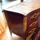 Commode d’epoque Louis XV en bois de violette.garniture de bronze