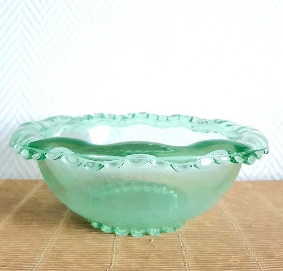 Art Deco cut crystals of Avens