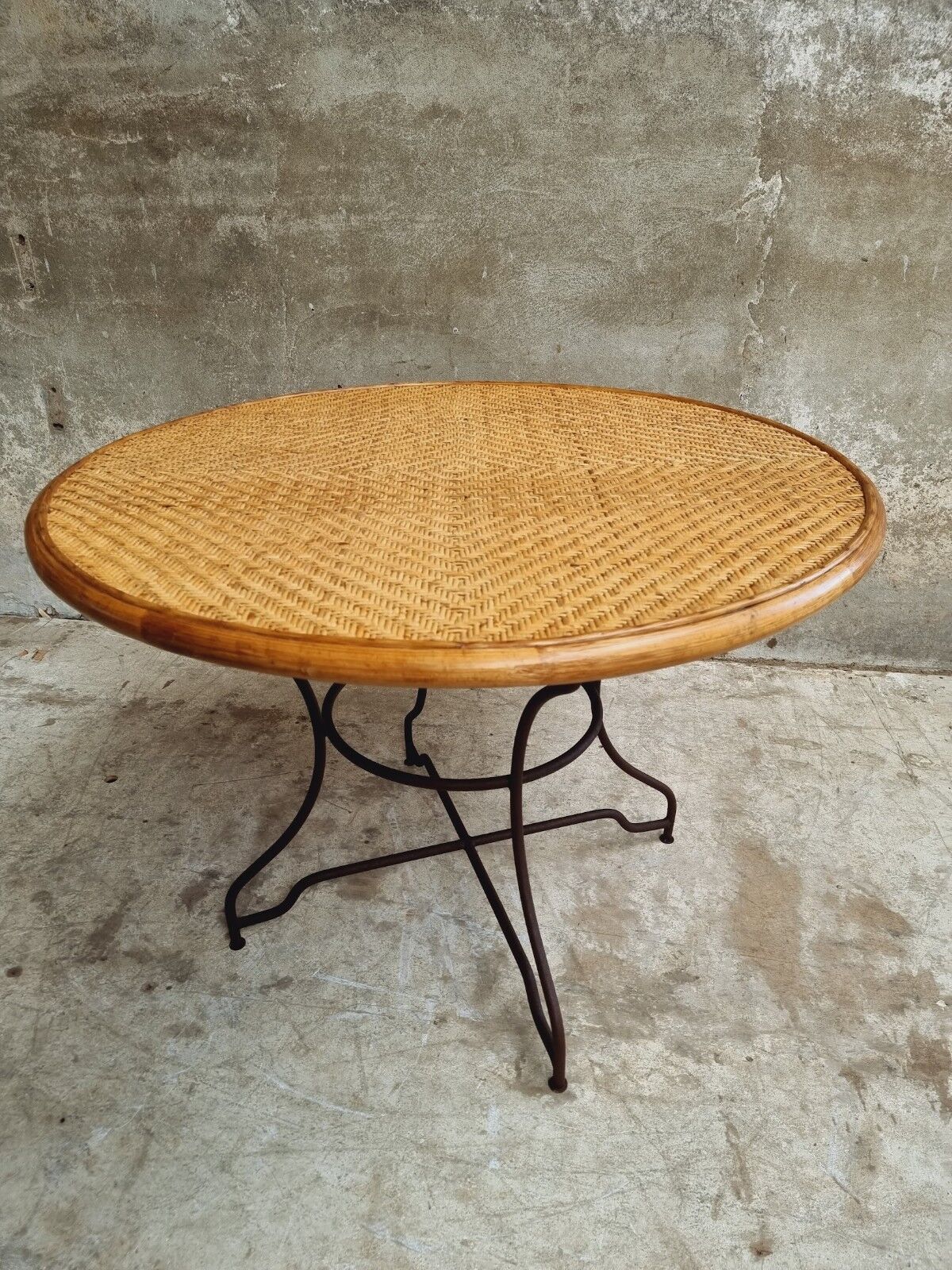 Vintage round table bamboo with iron base 105 cm