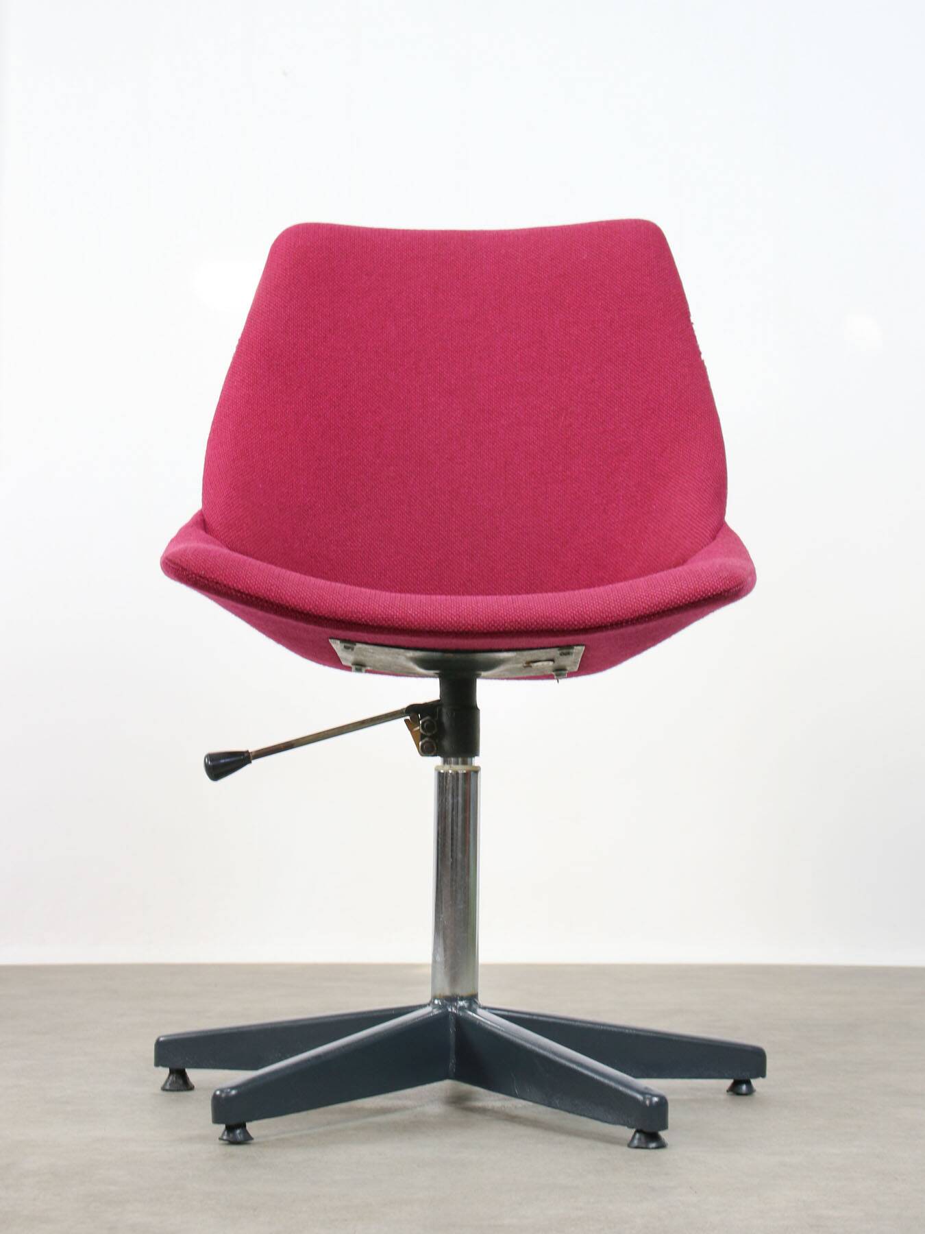 Pink Shell Swivel Chair by Niko Kralj for Stol Kamnik, 1970s