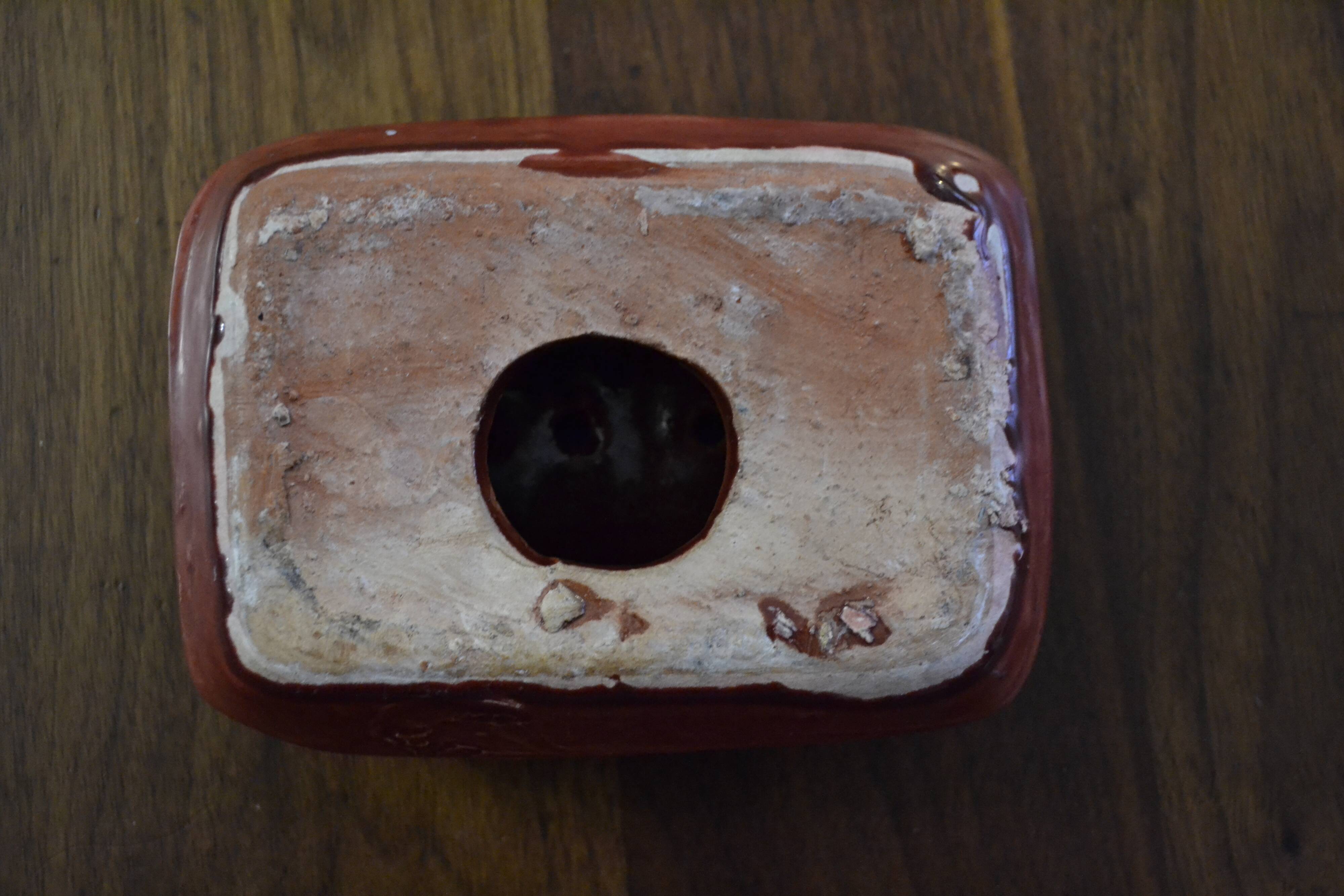 Oriental soap dish in red ceramic