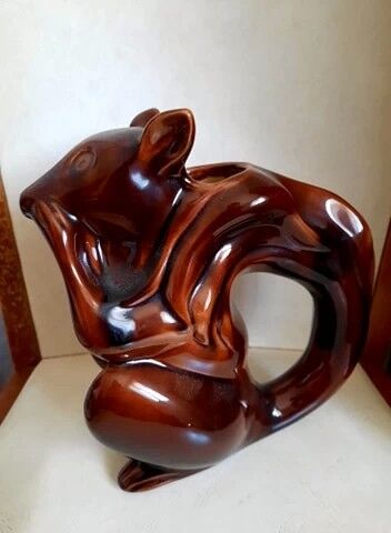 Very vintage squirrel-shaped decanter