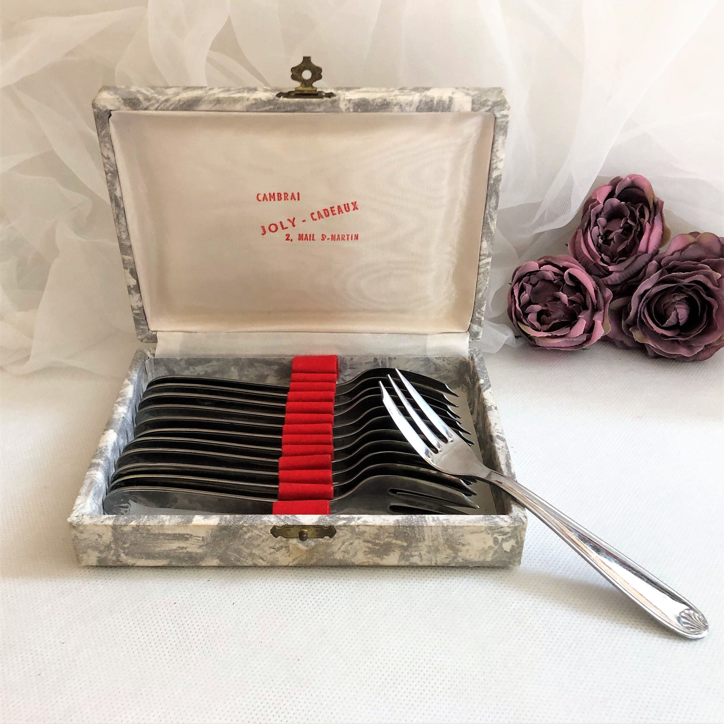 Box 12 forks dessert model vintage shell France
