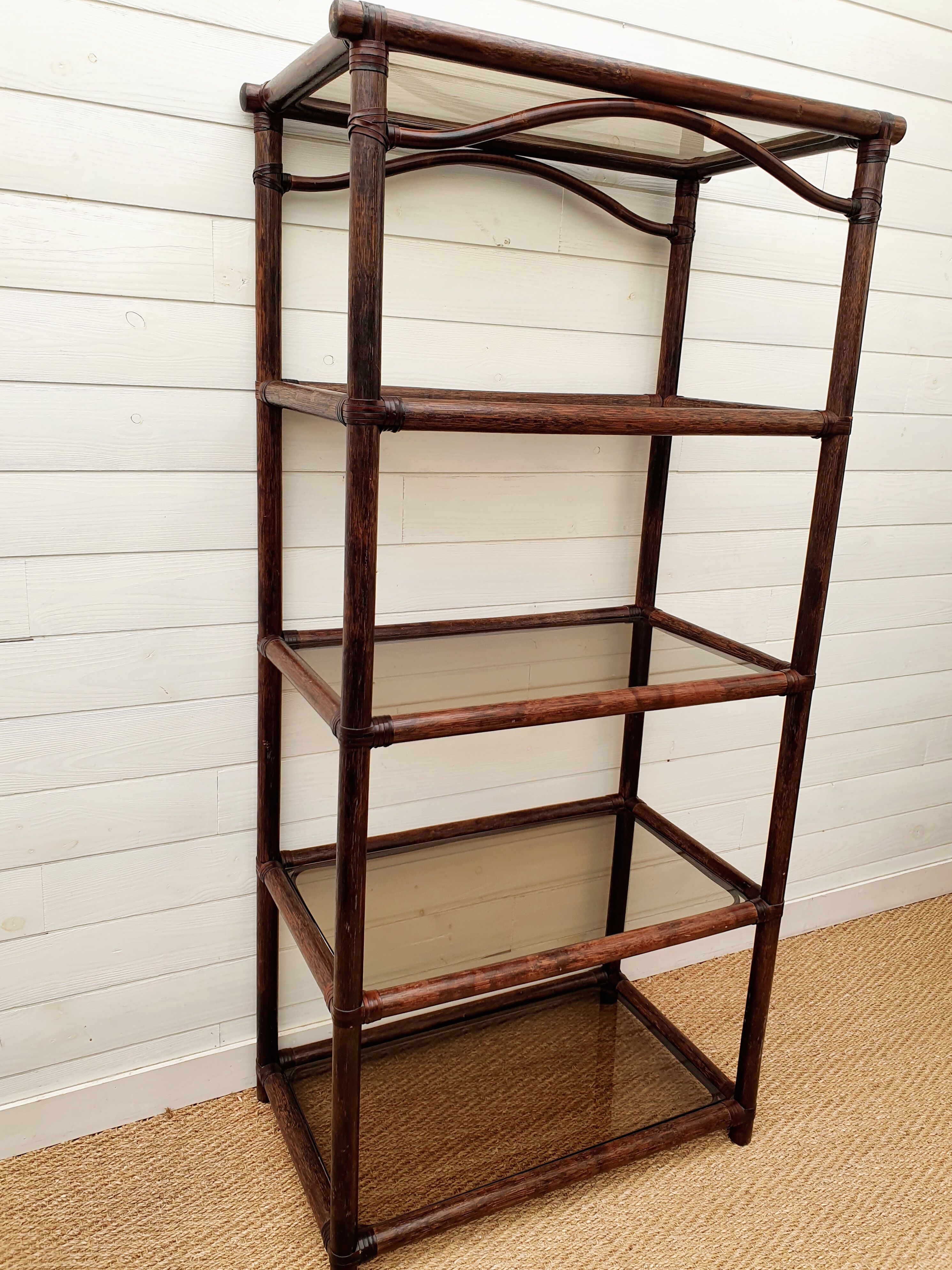 Étagère Roche Bobois,  bambou et verre fumé 1970