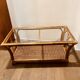 Grande table basse bambou et osier vintage