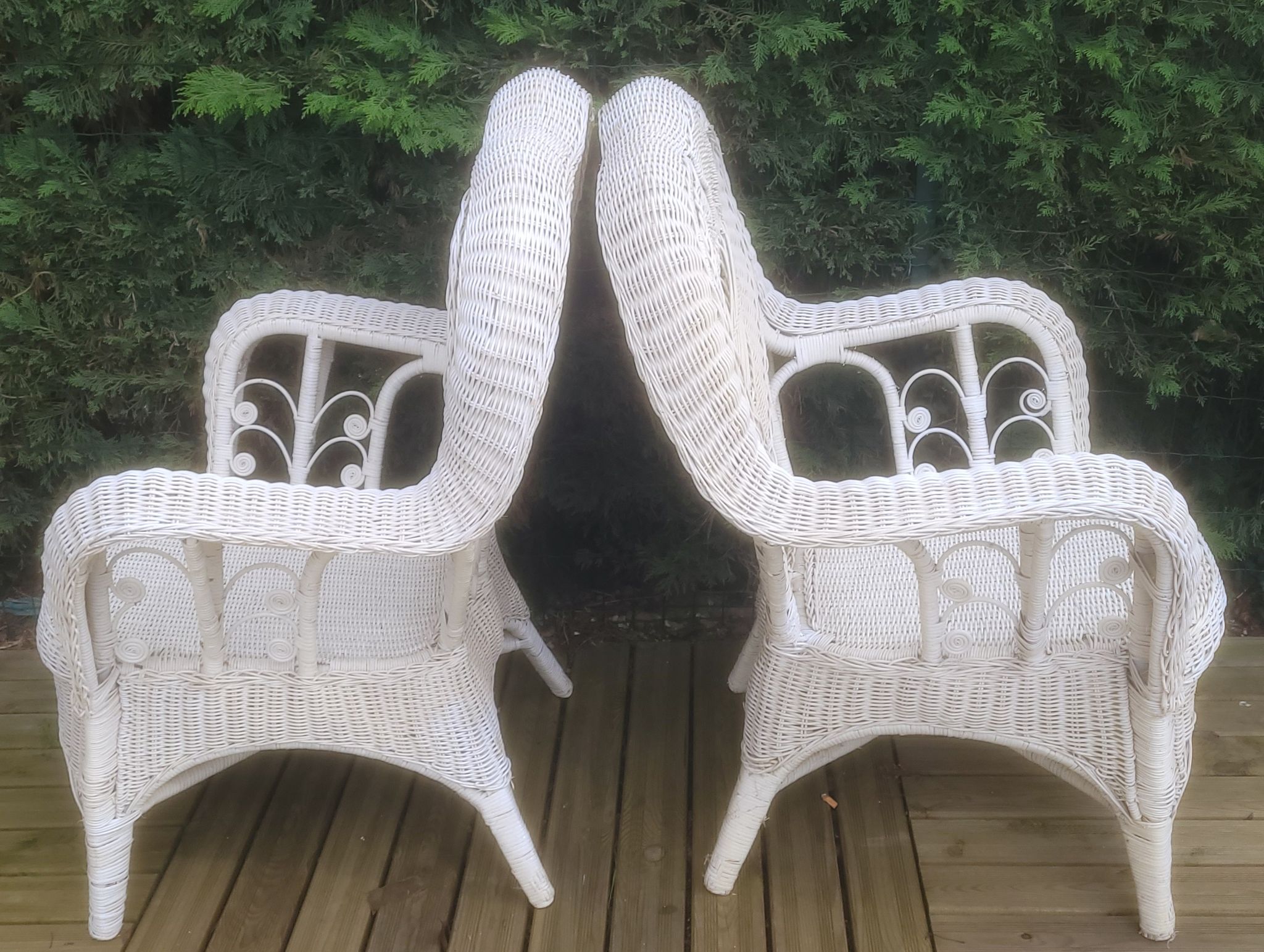 Vintage peacock rattan garden furniture