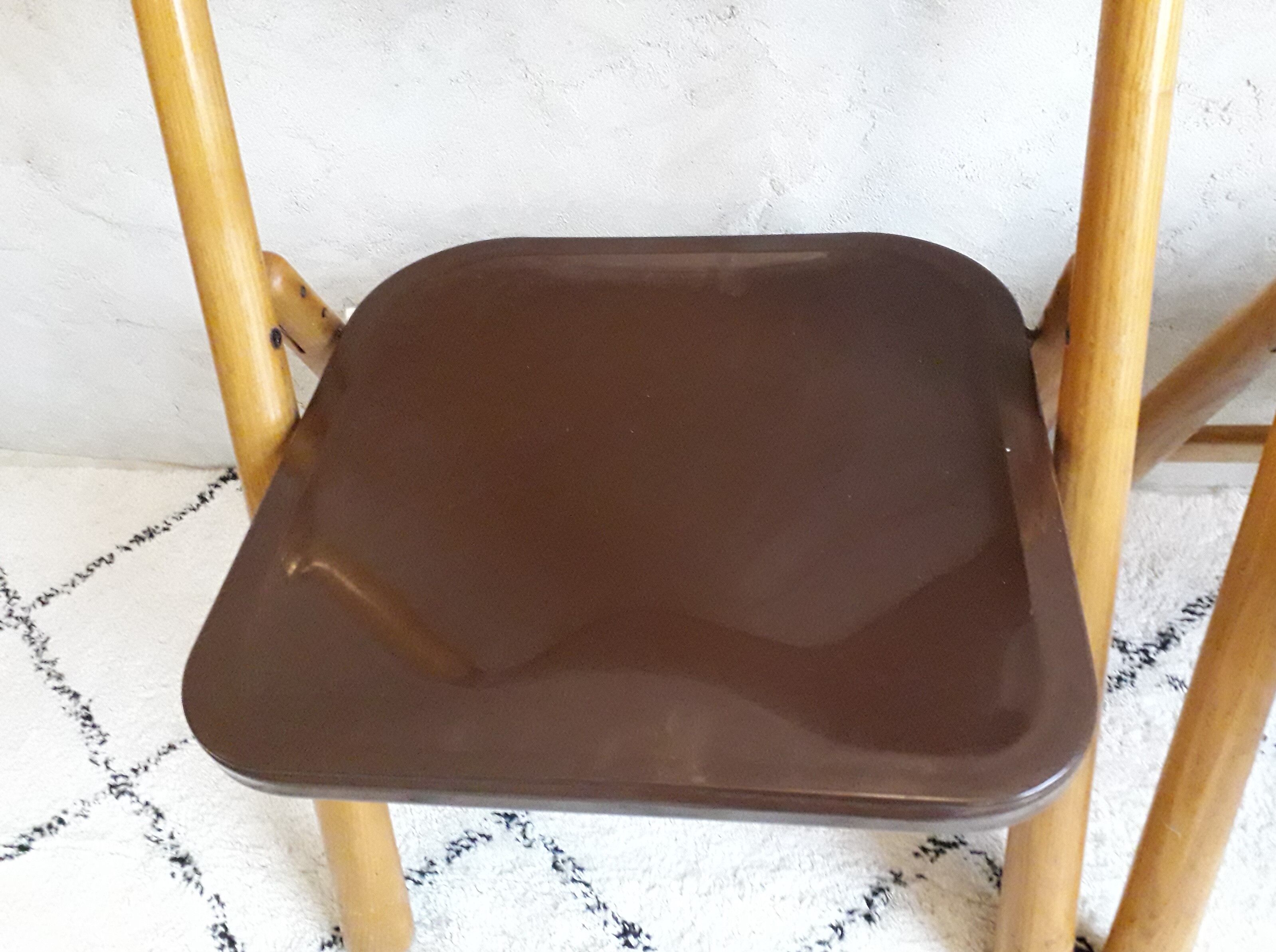Set of two folding chairs