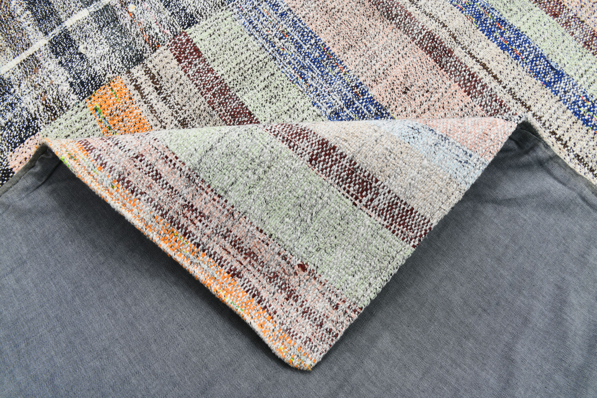 Ethnic vintage rug, 222x304cm