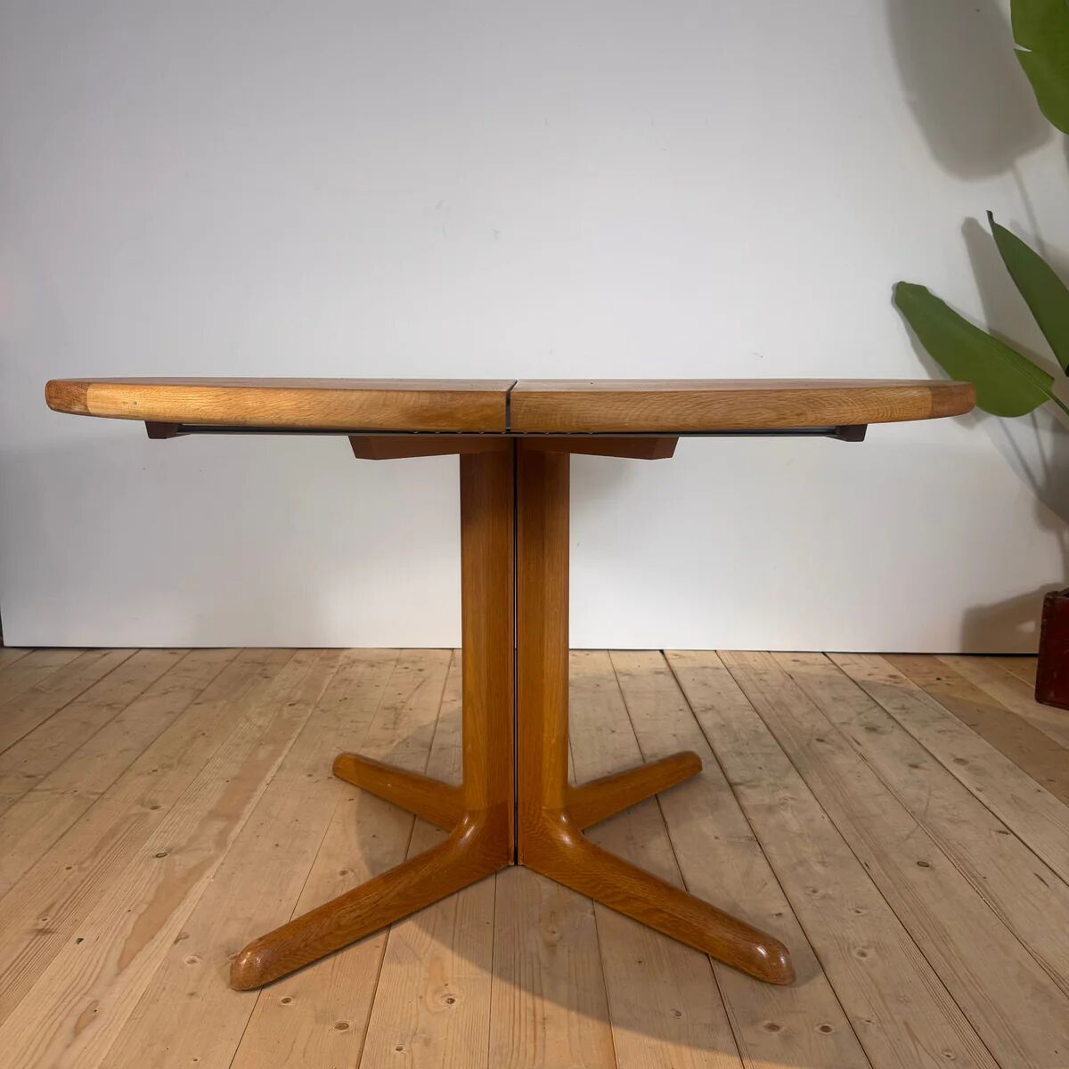 Round dining table in teak by Skovby Møbelfabrik, 1960s