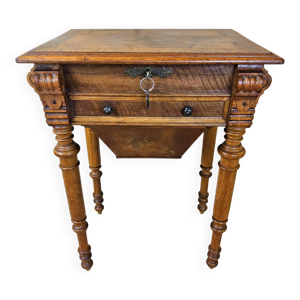 table de couture en noyer