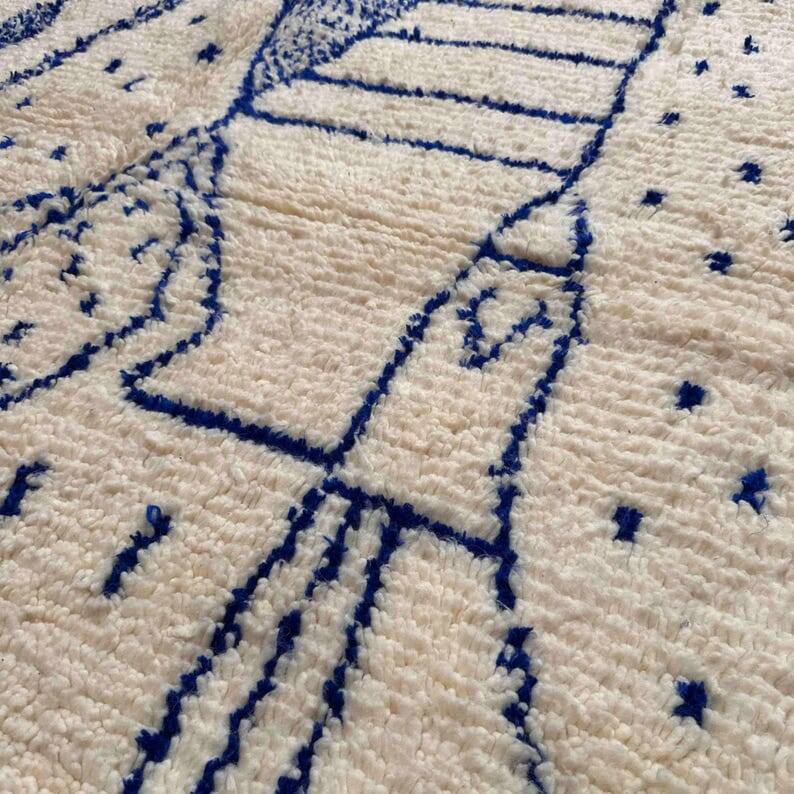 Azilal rug made of pure natural wool, handwoven, traditional, 150/250 cm.
