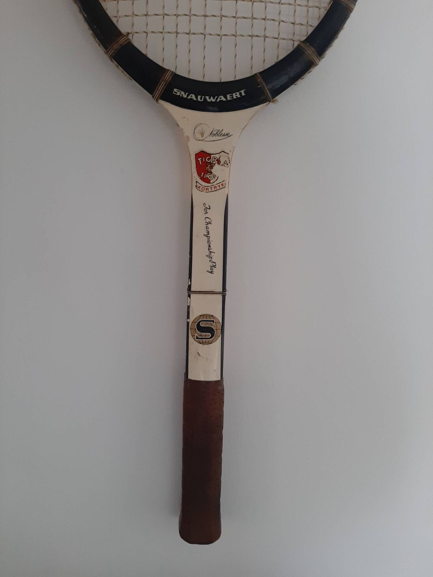 Raquette tennis vintage en bois Snauwaert