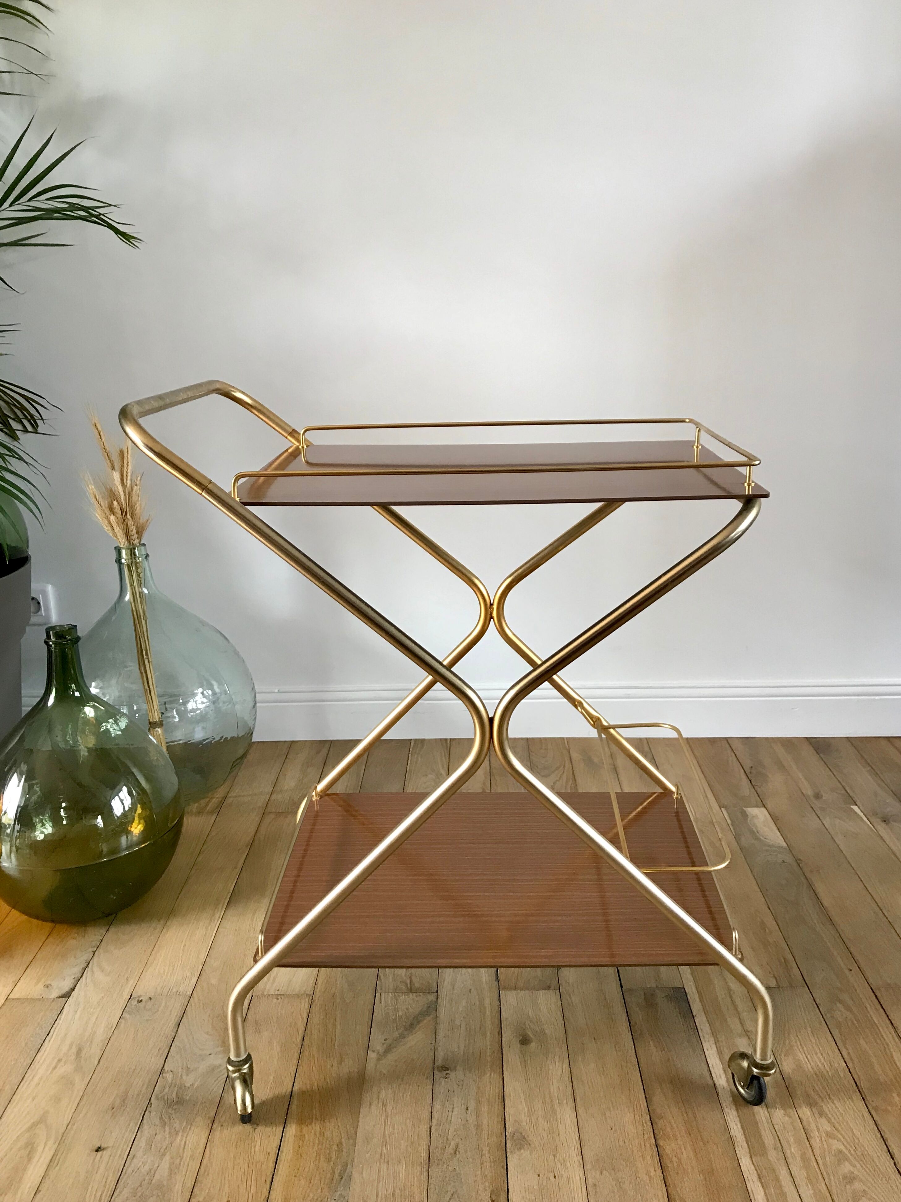 Design service in formica and brass 60s
