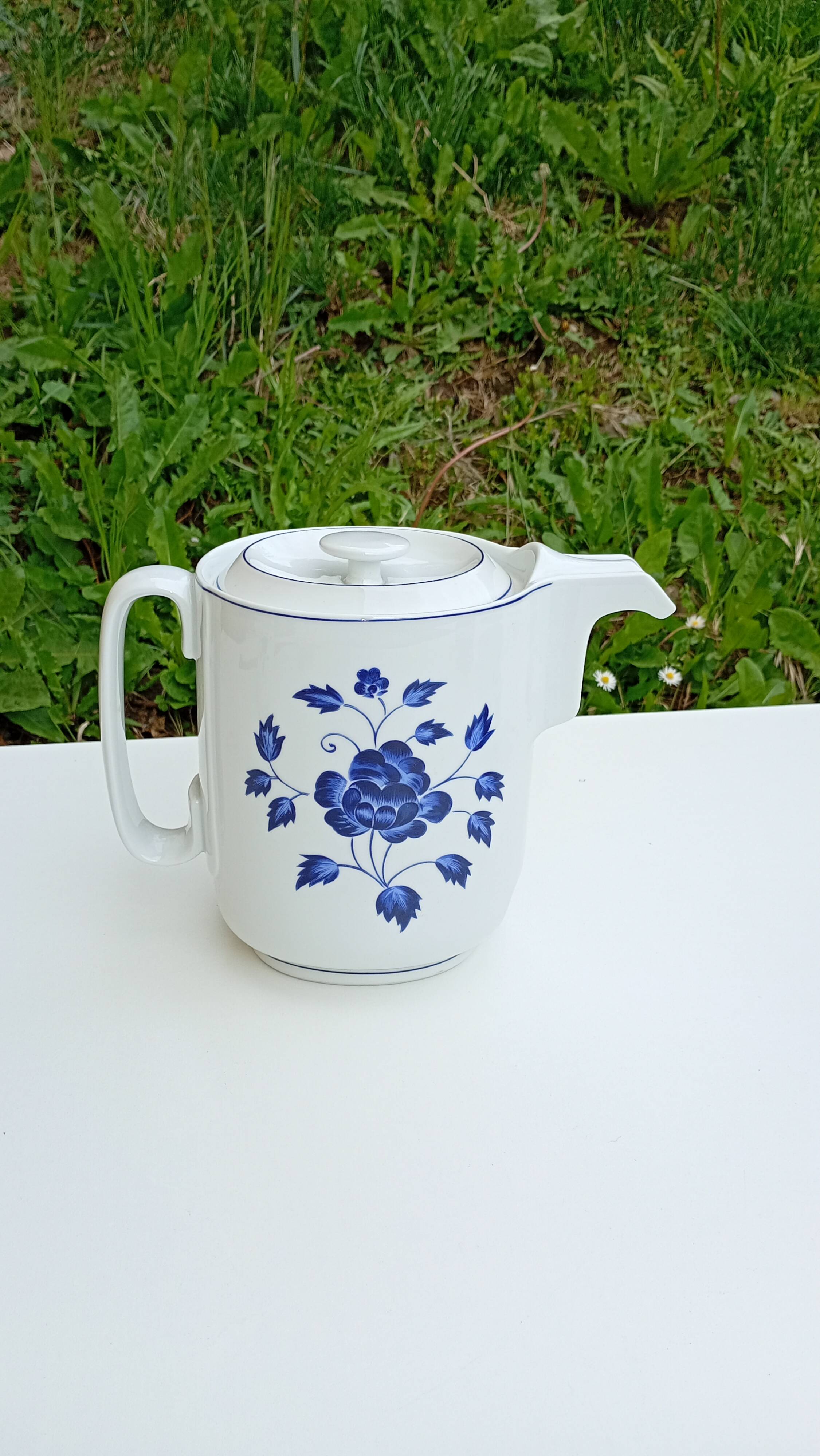 Coffee pot porcelain Marc Held for Coquet Limoges Bernardaud decoration