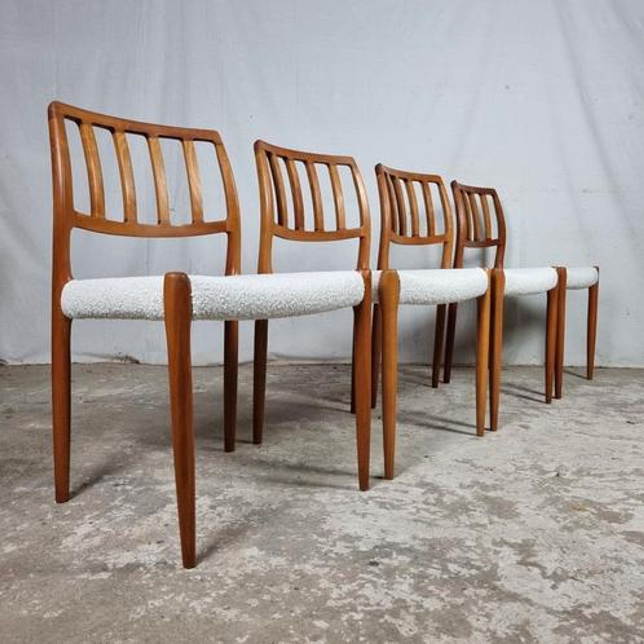Lot de 4 chaises vintage Niels Otto Møller modèle n°83 1970
