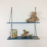 Shard string and gold