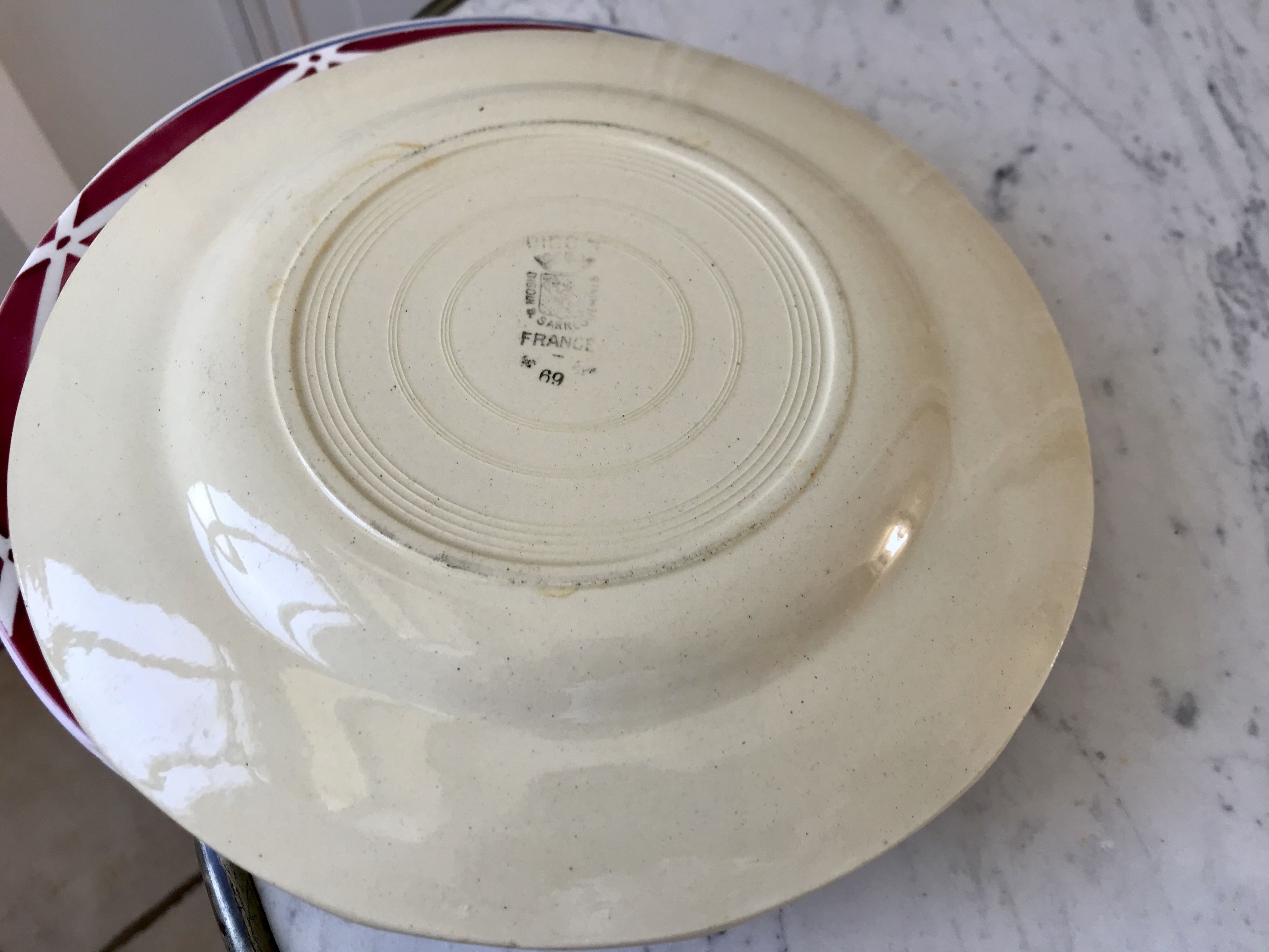 Set of 6 flat plates mismatched Digoin Sarreguemines, Terre de Fer and HBCF 30s