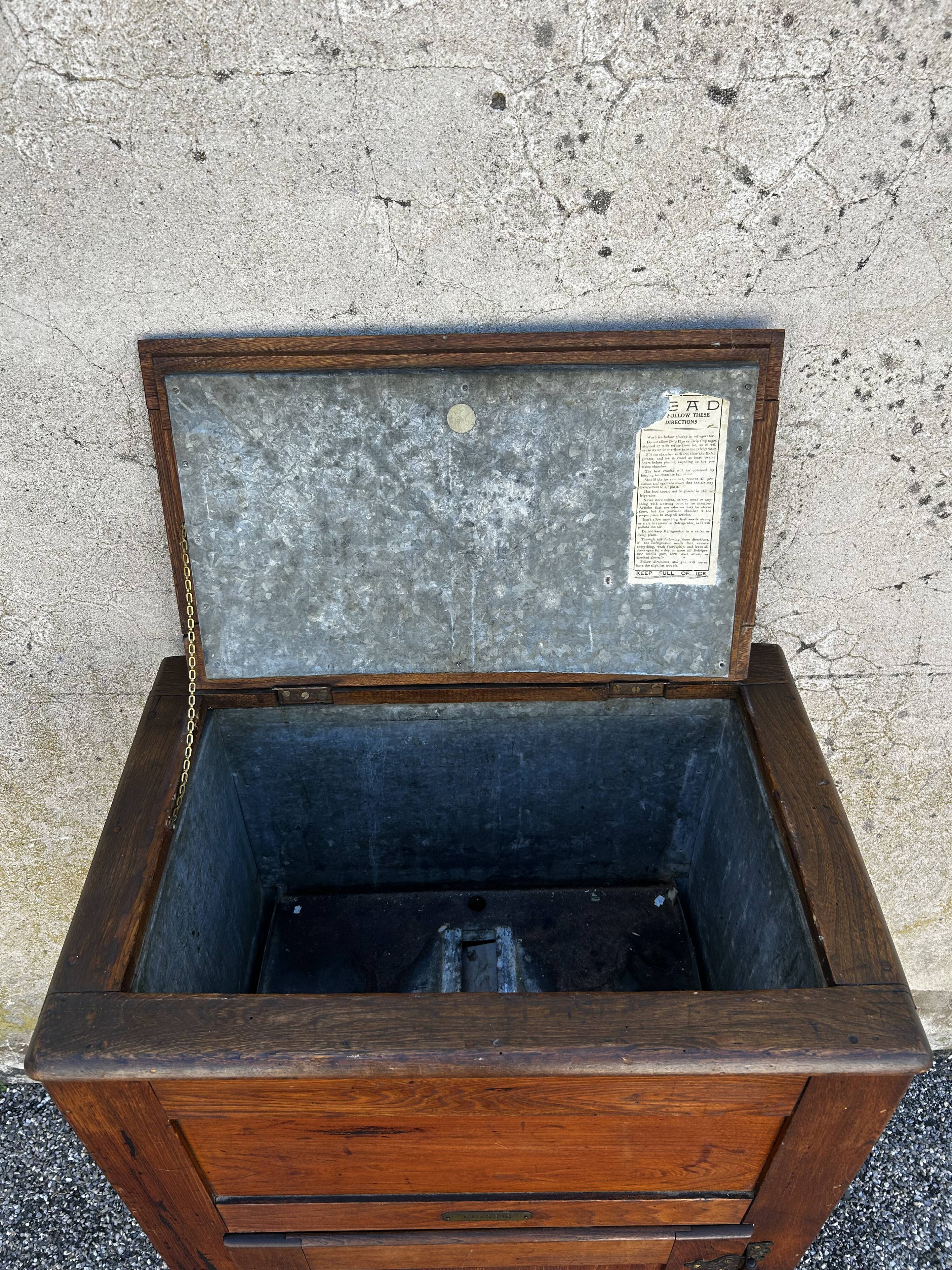 American icebox in oak and zinc – early 20th century