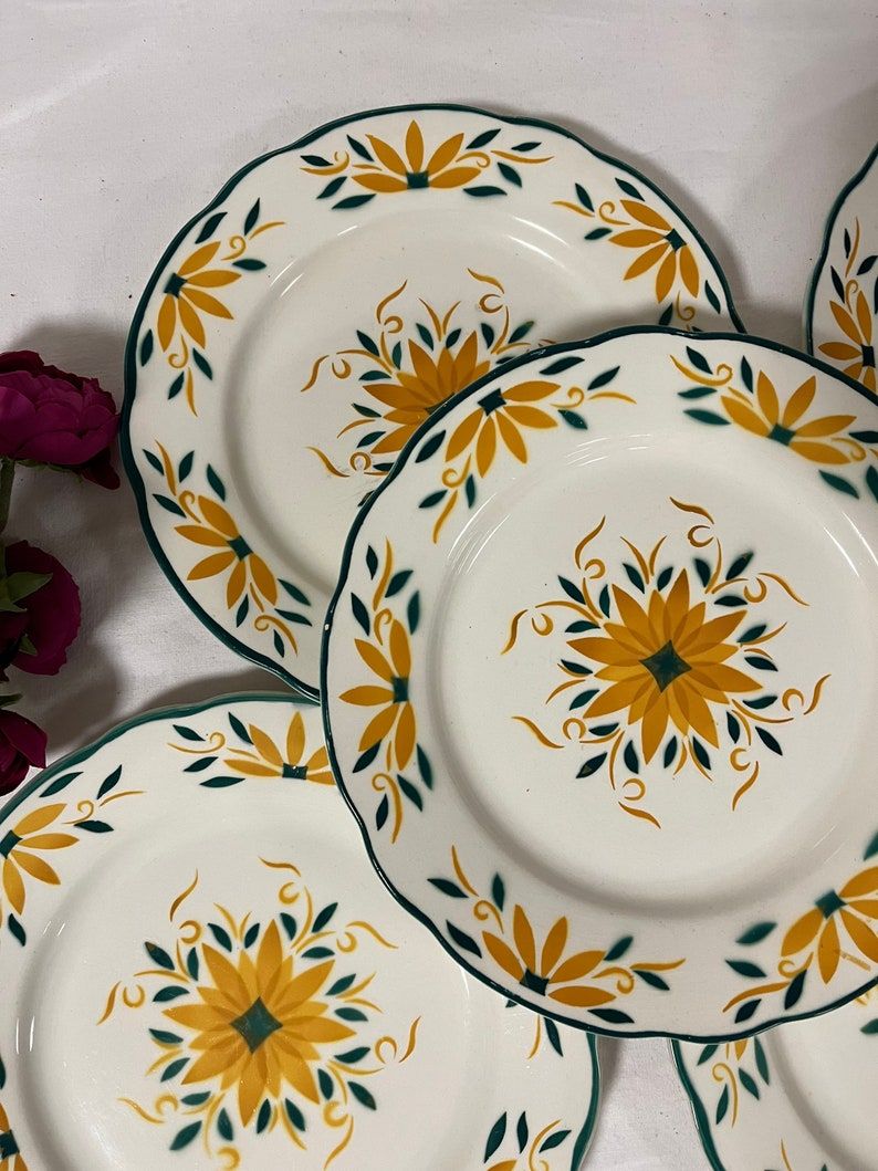 Set of 5 flat plates "Charolle" manufacture of Digoin and Sarreguemines
