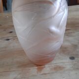 Paire de vases art déco en verre saumoné signé NS