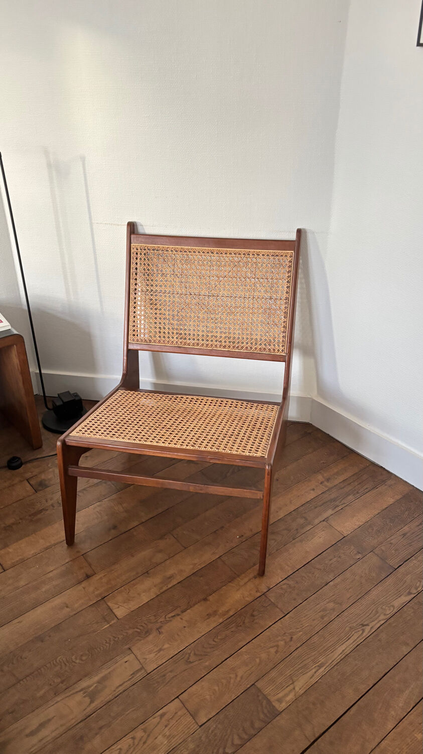 Kangaroo-style armchair by Jeanneret