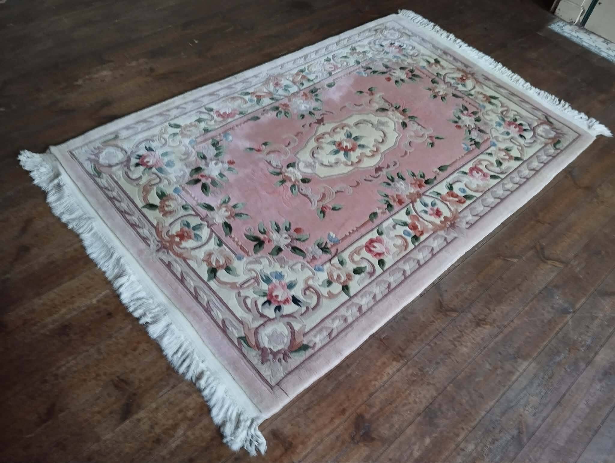 Handmade Chinese rug 186x123cm