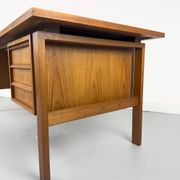 Mid-century teak desk by Svend Åge Madsen for Sigurd Hansen, 1960s.