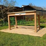 Old solid wood farmhouse table – chic country spirit