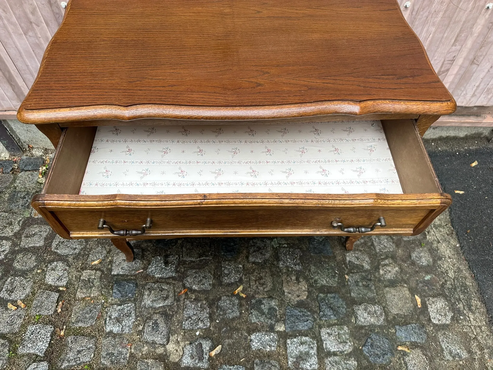 Curved commode with 3 drawers in Louis XV style, made of oak, 1980.