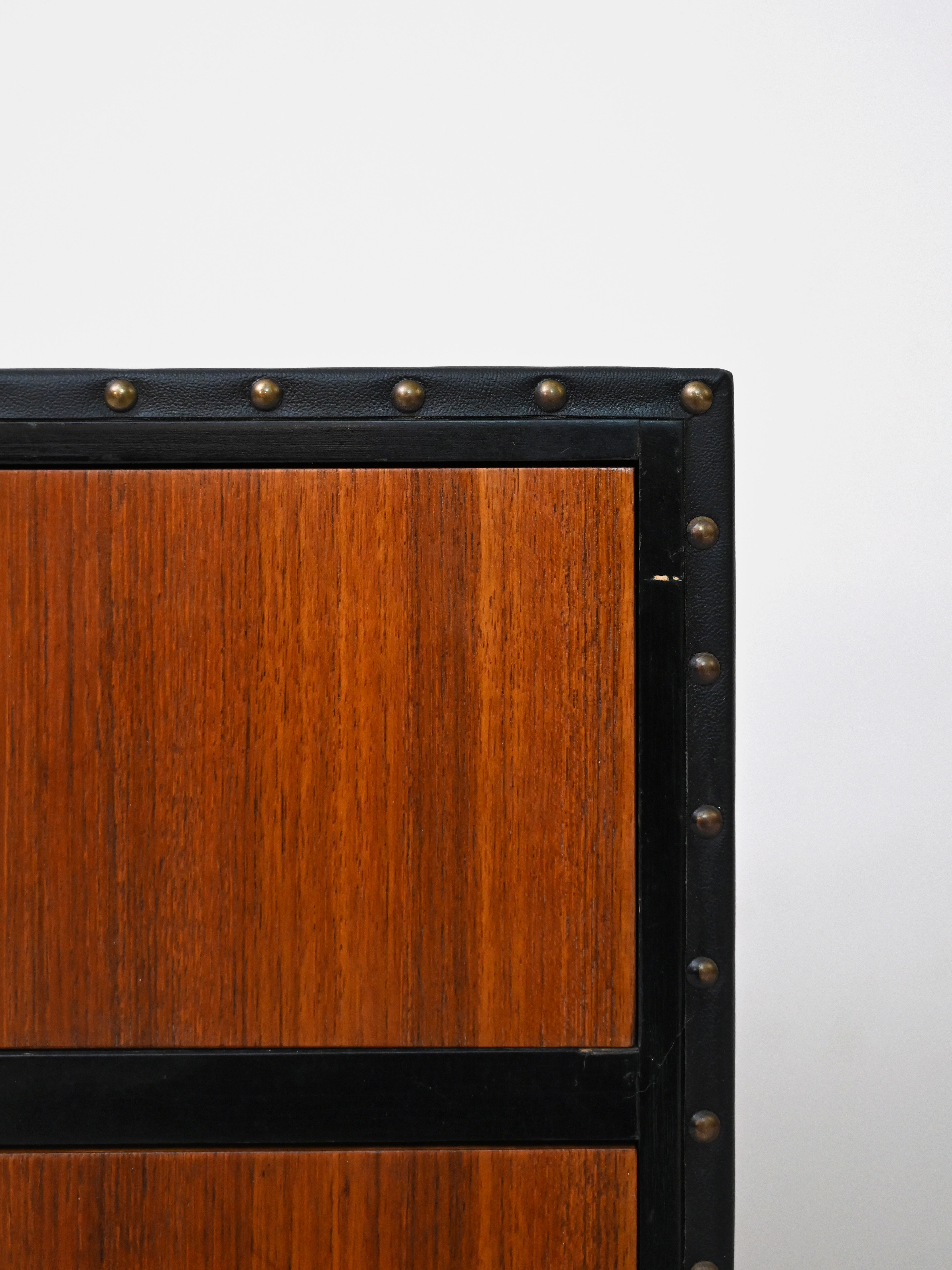 Vintage chest of drawers