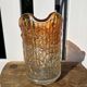 Pichet vintage Carnival Glass Marigold motifs roses –Années 1920-30