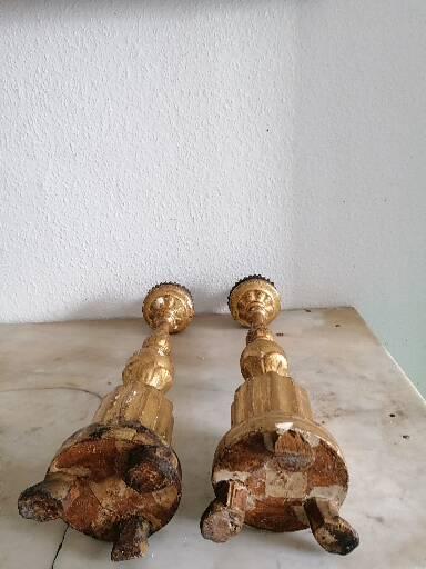 Pair of gold candlesticks with leaf
