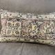 Coussin en tapis antique tissé à la main