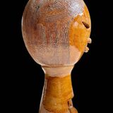 Grand photophore en terre cuite émaillée à visage de femme