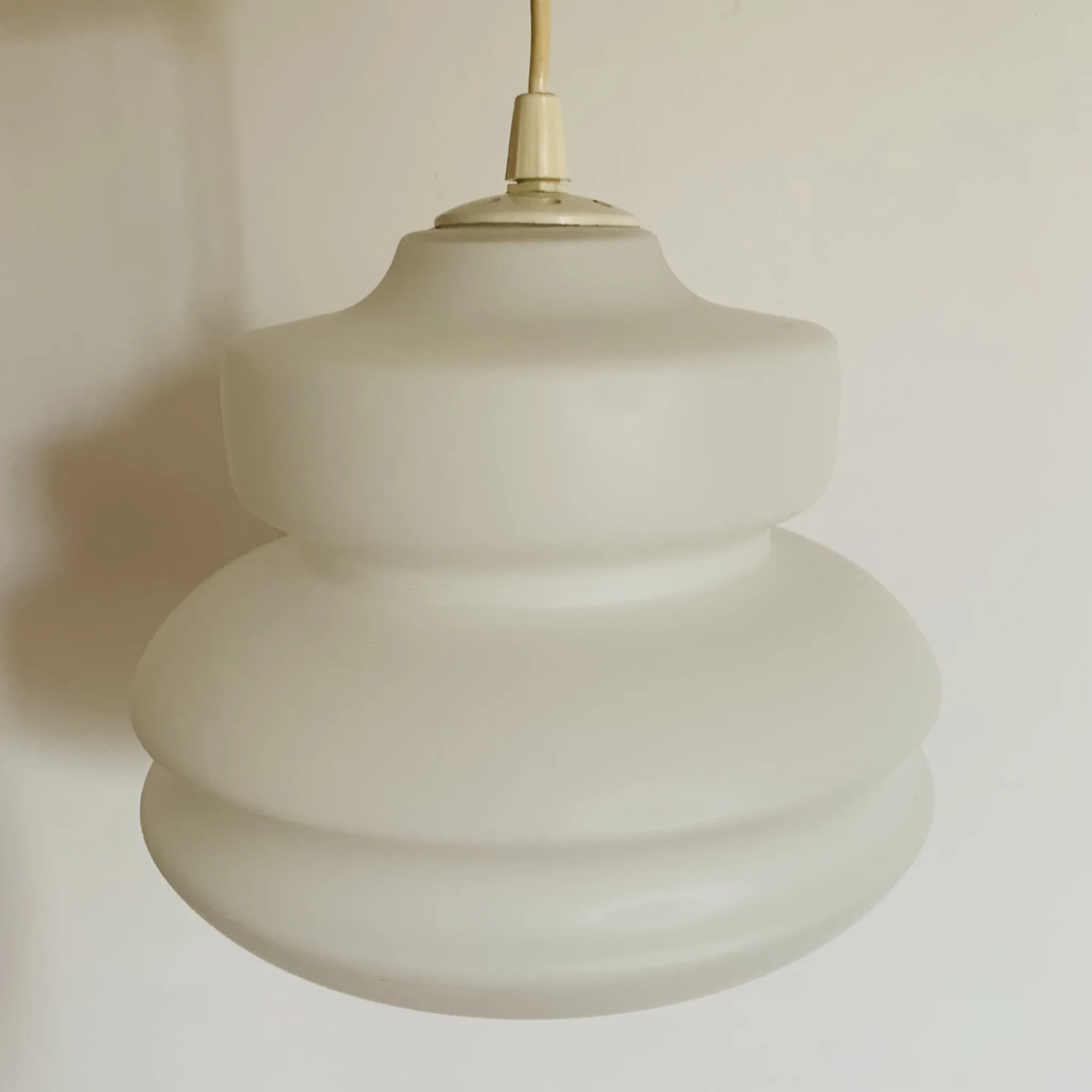 Vintage suspension in white opaline – Scandinavian design
