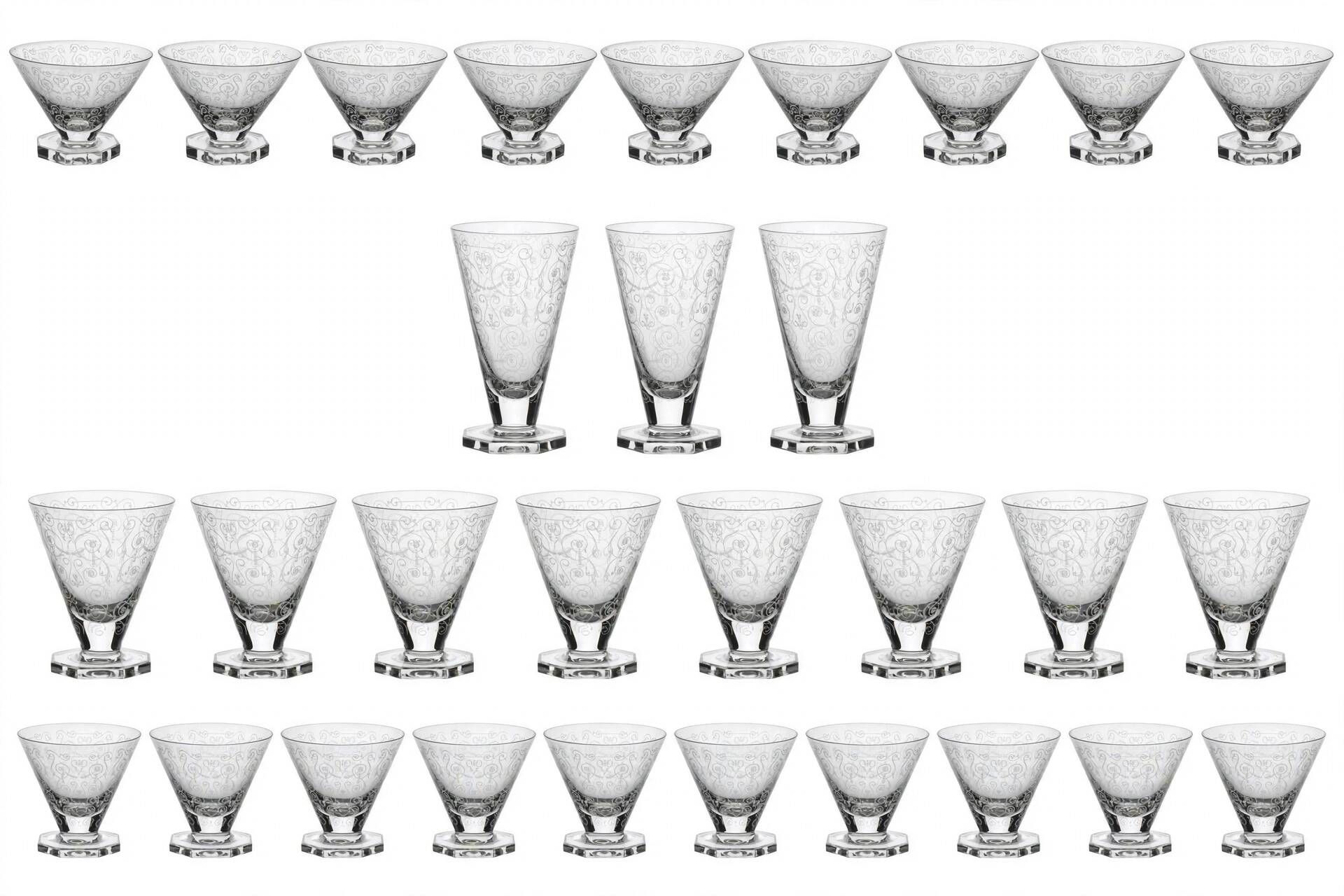30 verres en cristal gravé à l'acide baccarat