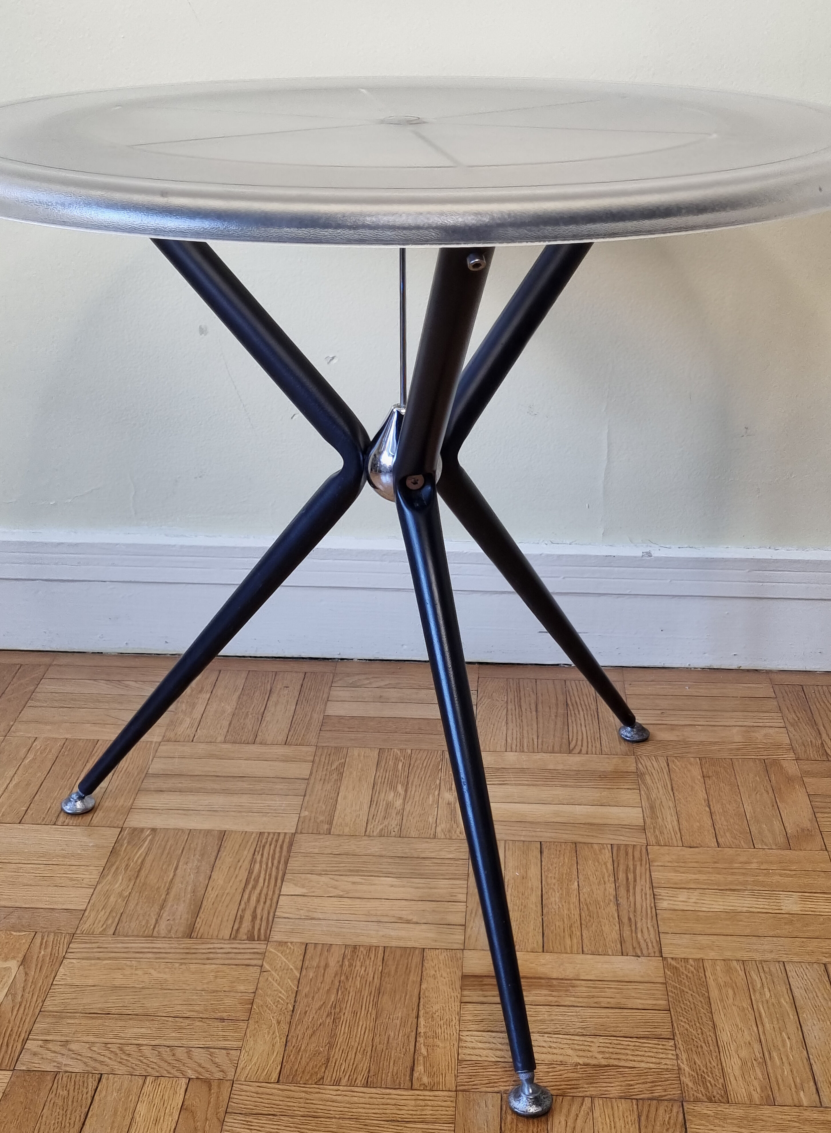 Triod side table, Italian design, Baleri Italia