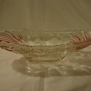 Oval bowl in crystal and frosted glass, pink and frosted.