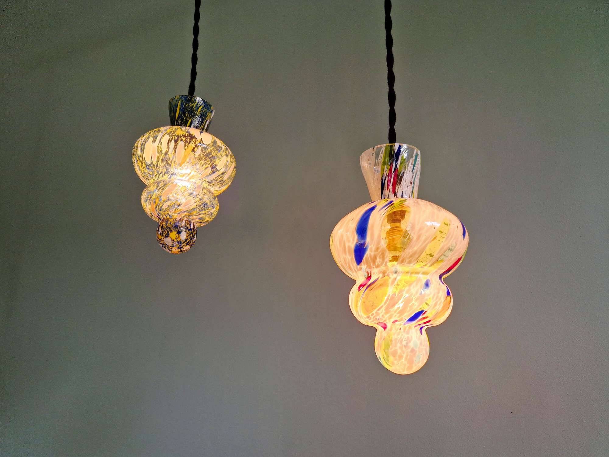 Duo de suspensions en verre soufflé multicolore, Murano, 1950-60