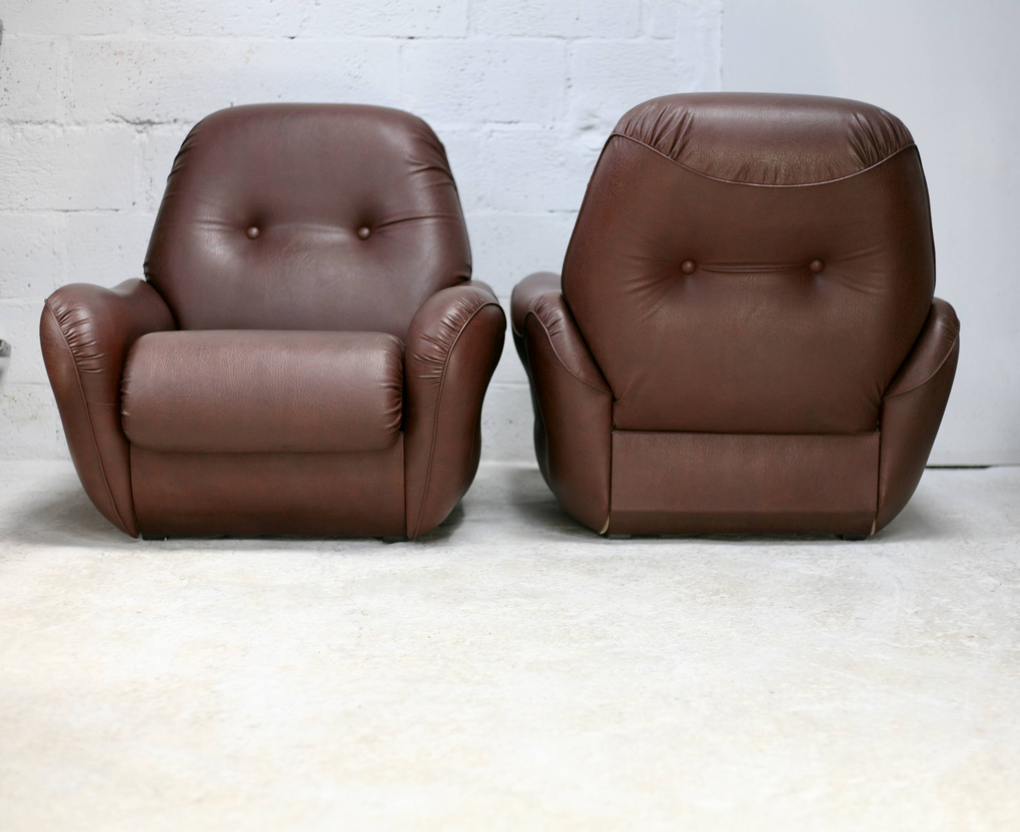 Pair of "space age" armchairs. Circa 1970