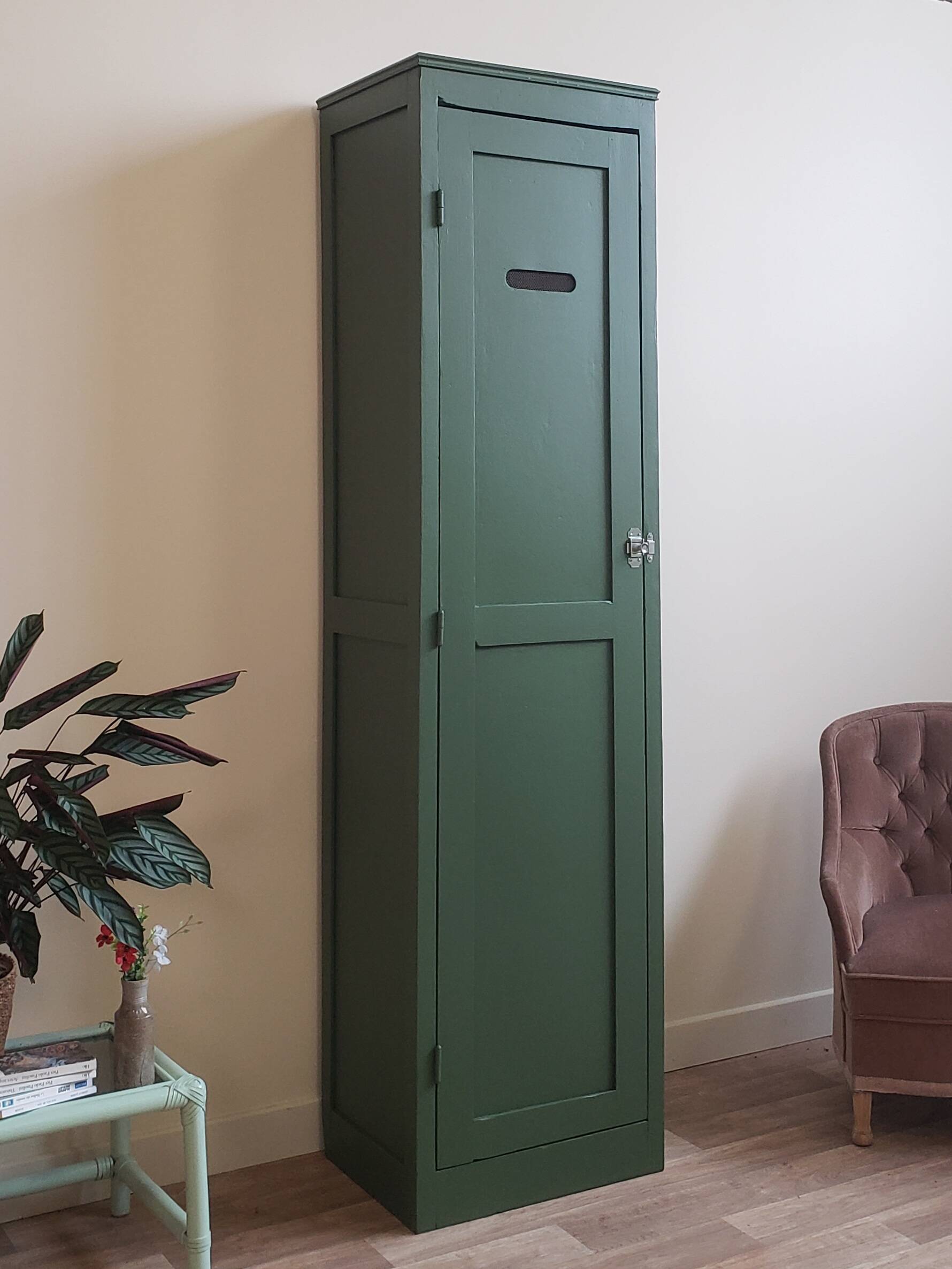 Armoire vestiaire vintage